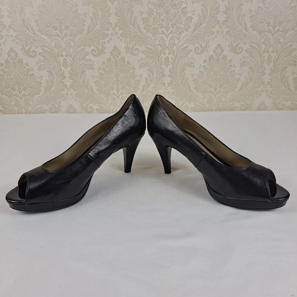 Bandolino Size 6M Mylah Black Leather Heels Peep Toe